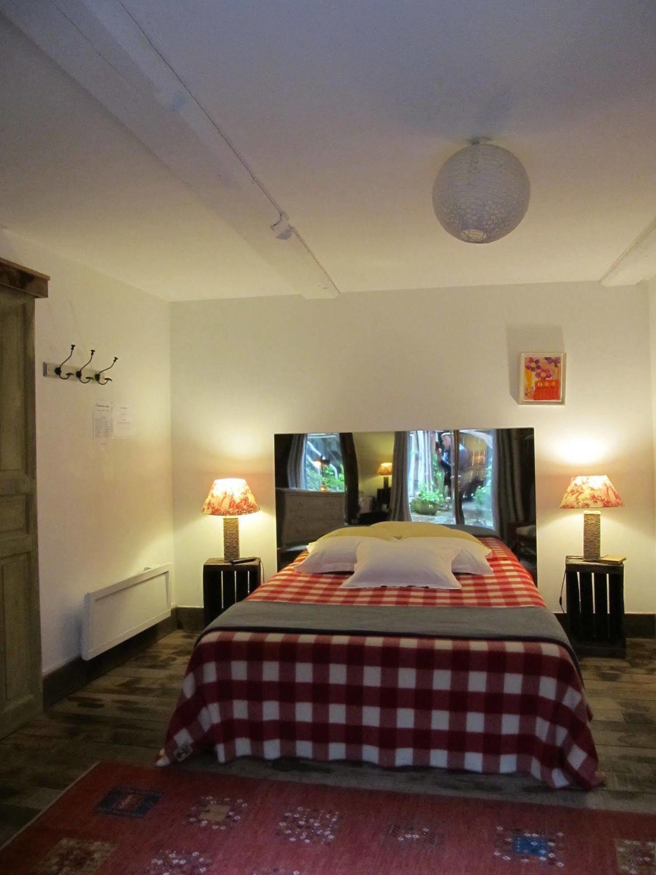 オンフルール ア レコール ビュイソニエール Bed & Breakfast エクステリア 写真